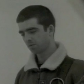 Episk: Noel Gallagher anmelder Oasis-videoer!