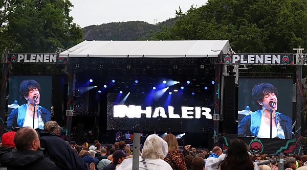 Inhaler på Bergensfest, med vokalist og gitarist Elijah Hewson i sentrum