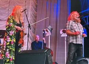 Alison Krauss og Robert Plant på Hamar, perfekte harmonier (Foto: Håvard Wien)